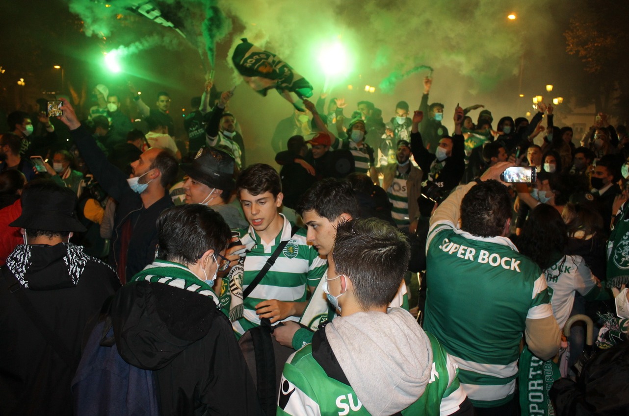 Euforia verde inundou o Rossio nos festejos do título do Sporting