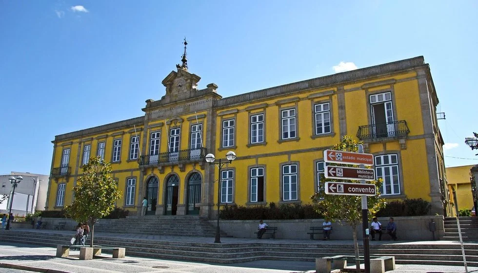 Câmara Municipal Moimenta Da Beira