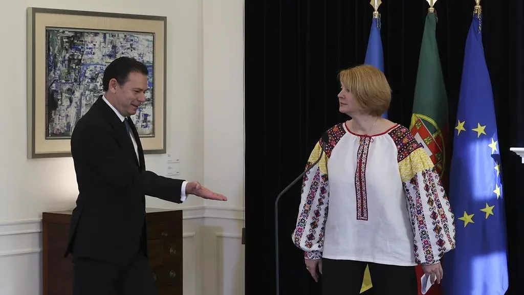 Montenegro E Embaixadora Ucrania