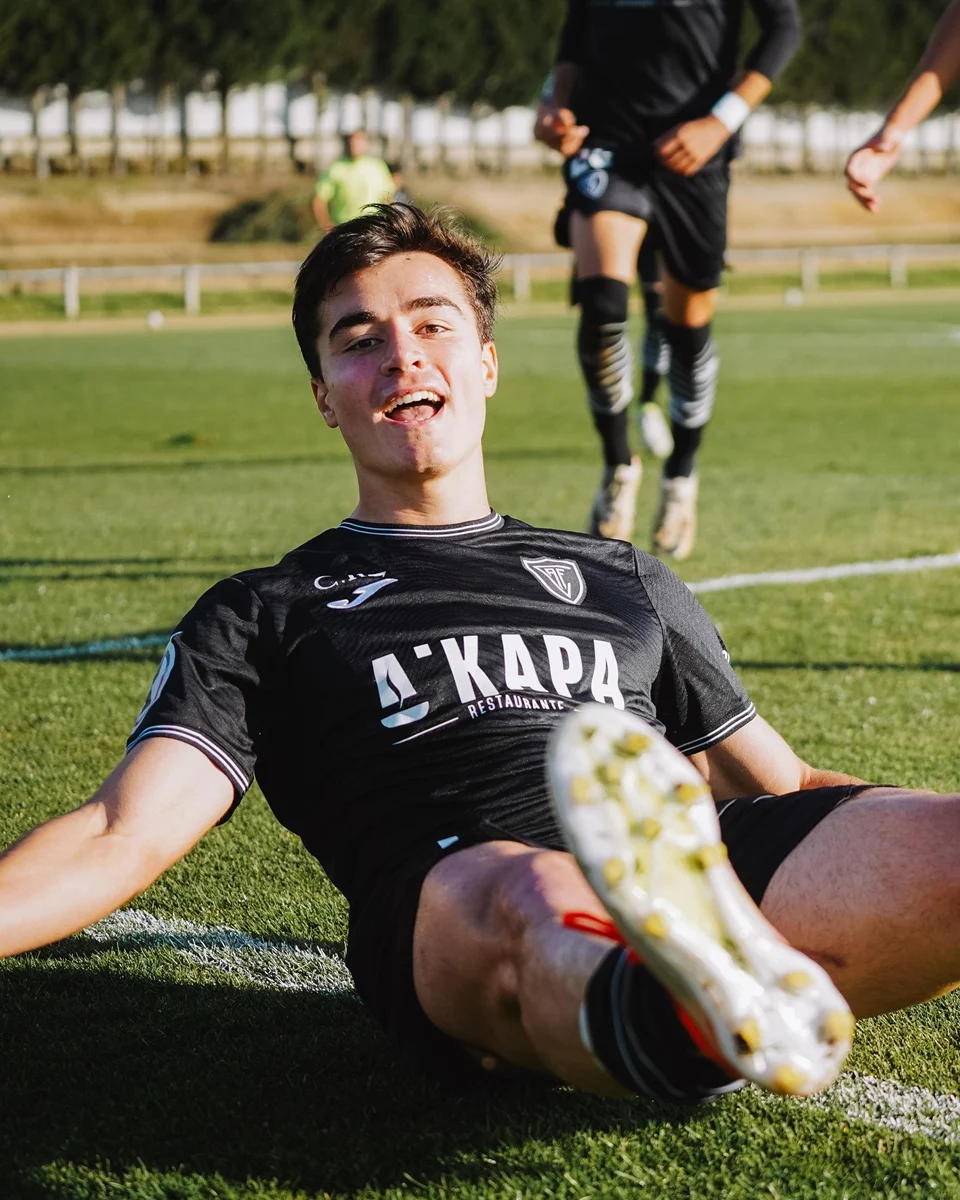 Sub 23 Francisco Machado Marcou O Golo Que Deu Três Pontos Frente Ao Rio Ave Foto Avfc