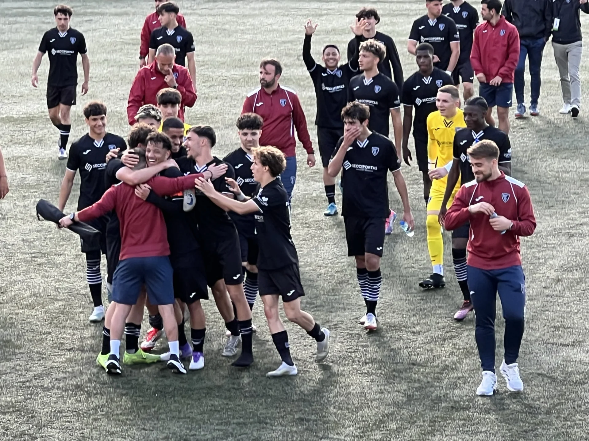 Futebol Juniores Do Académico Festejam Vitória Sobre Fc Porto Foto Silvino Cardoso