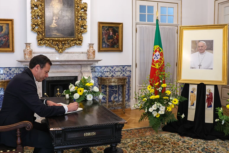 Montenegro Legado Papa