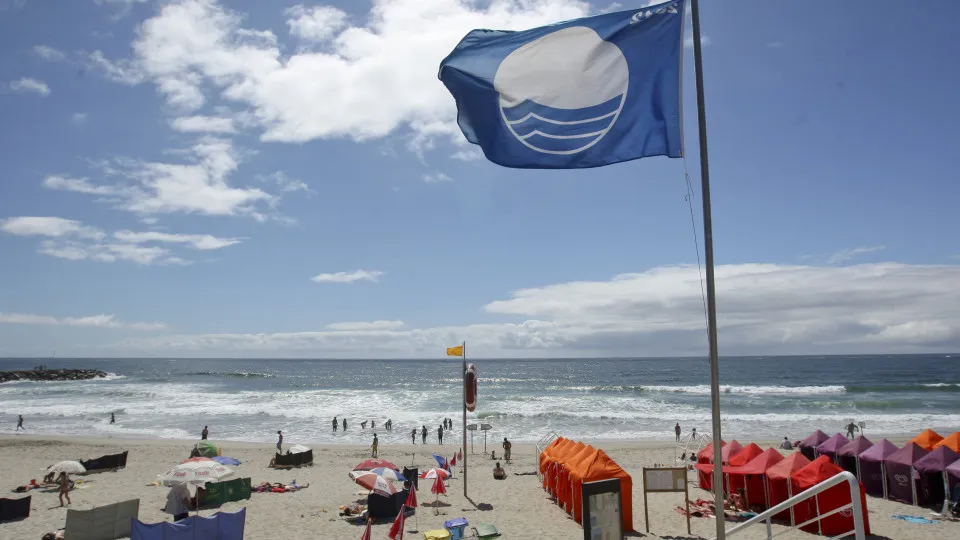 Praia Com Bandeira Azul