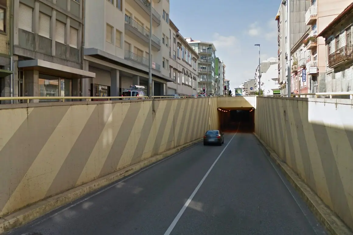 Tuneis Porto