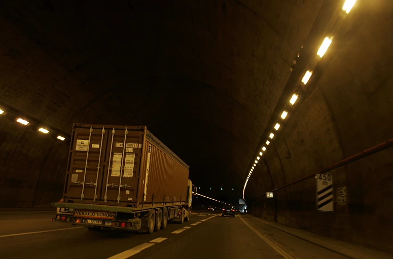 Túnel Do Grilo Em Lisboa