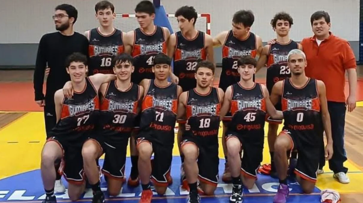 Basquetebol A Equipa Do Gumirães Basket Na Final Four Sub 18
