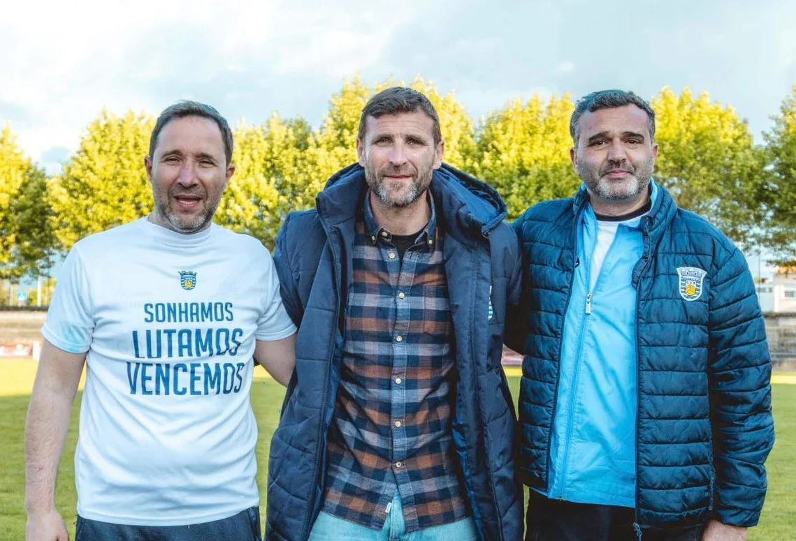 Divisão De Honra Partick Canto Ao Centro Ladeado Pelos Dois Adjuntos Recindiu Contrato Com O Gd Resende Foto Gdr