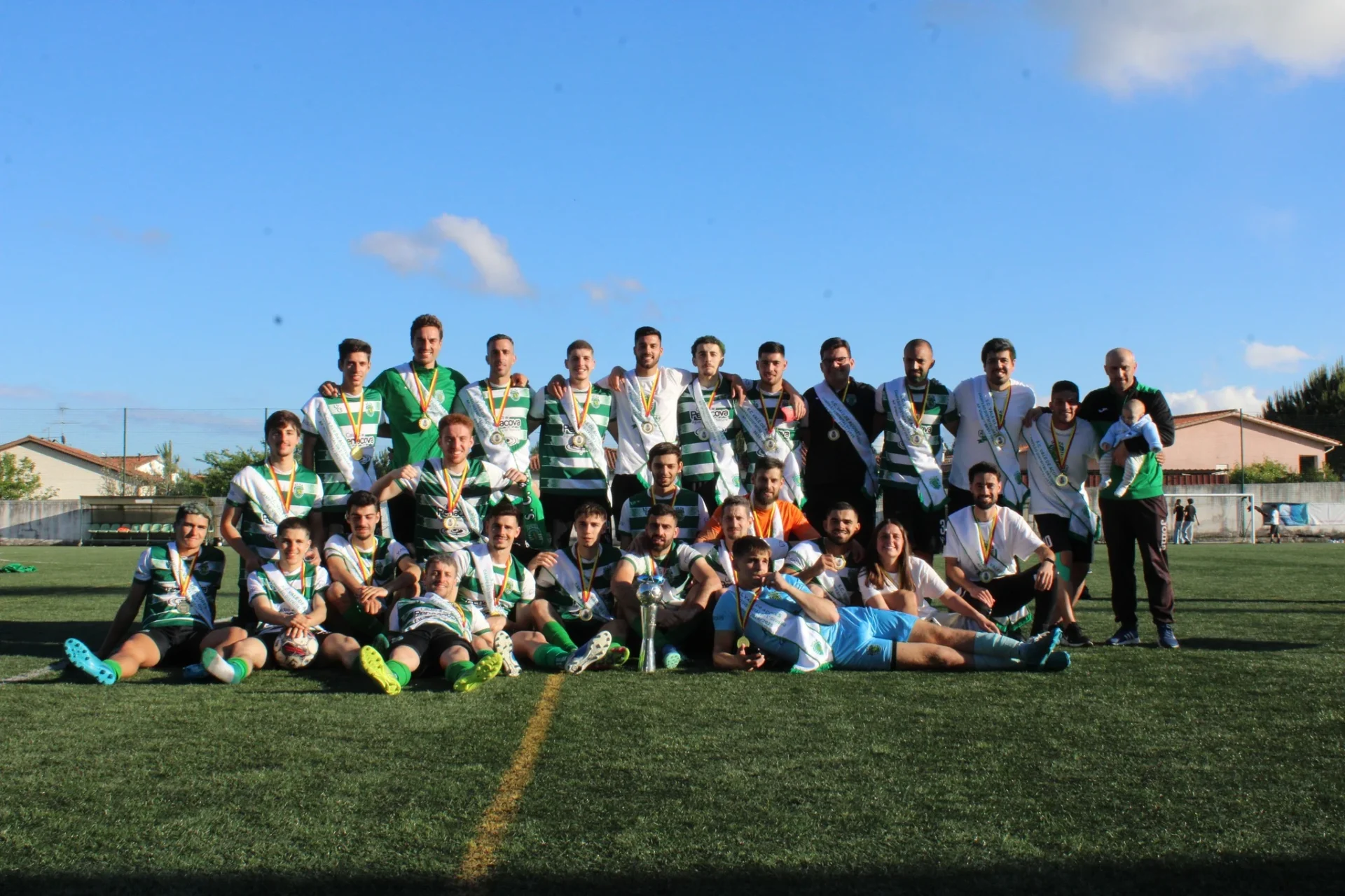 Af Viseu Sc Vale De Açores Fes Dupla Festa Com Subida E Conquista Do Título