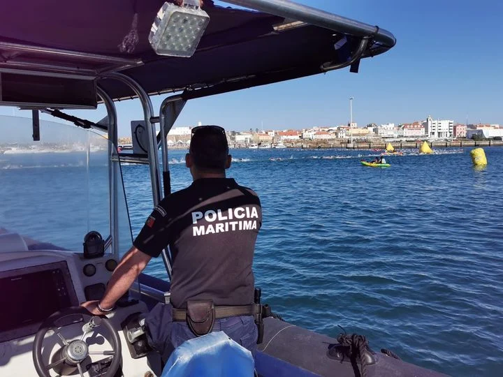 Polícia Marítima E Estação Salva Vidas De Peniche Acompanham Prova De Natação Do Xxxix Triatlo Cidade De Peniche