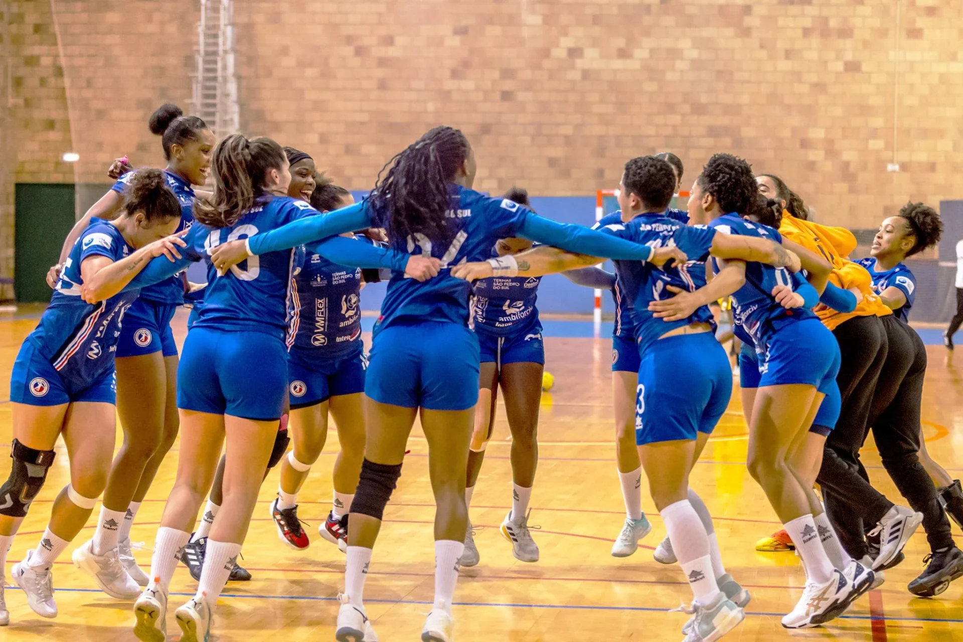 Andebol Feminino Equipa Da Ada São Pedro Do Sul Va Disputar A Ehf Foto Ada