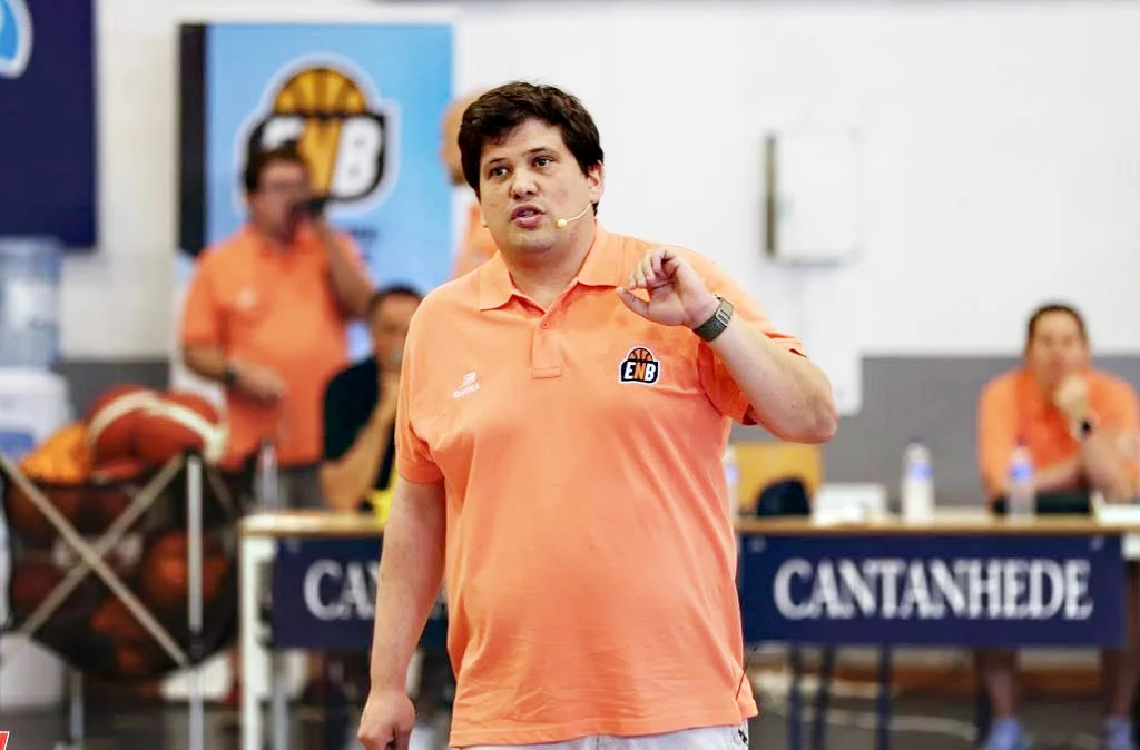 Esgueiranovotreinador2025