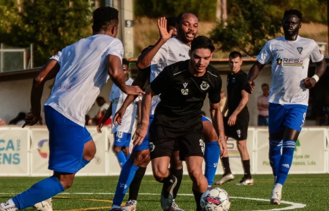 Af Viseu Divisão De Honra Ud Sampdrense Vence Gd Campa Em Jogo De Treino Conjunto Foto Uds
