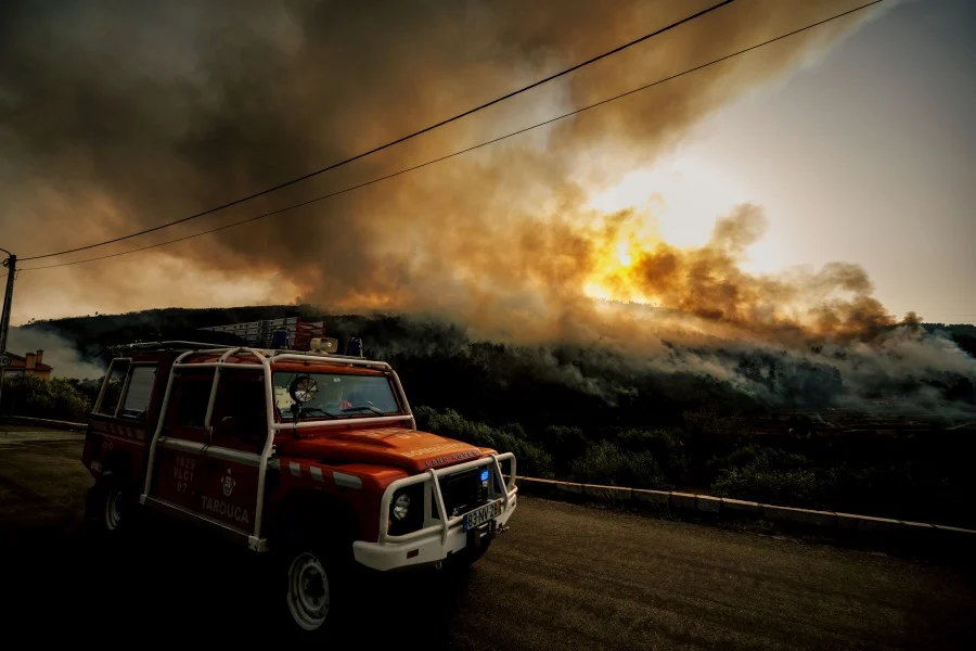 Bombeiros A Ir Incêndios