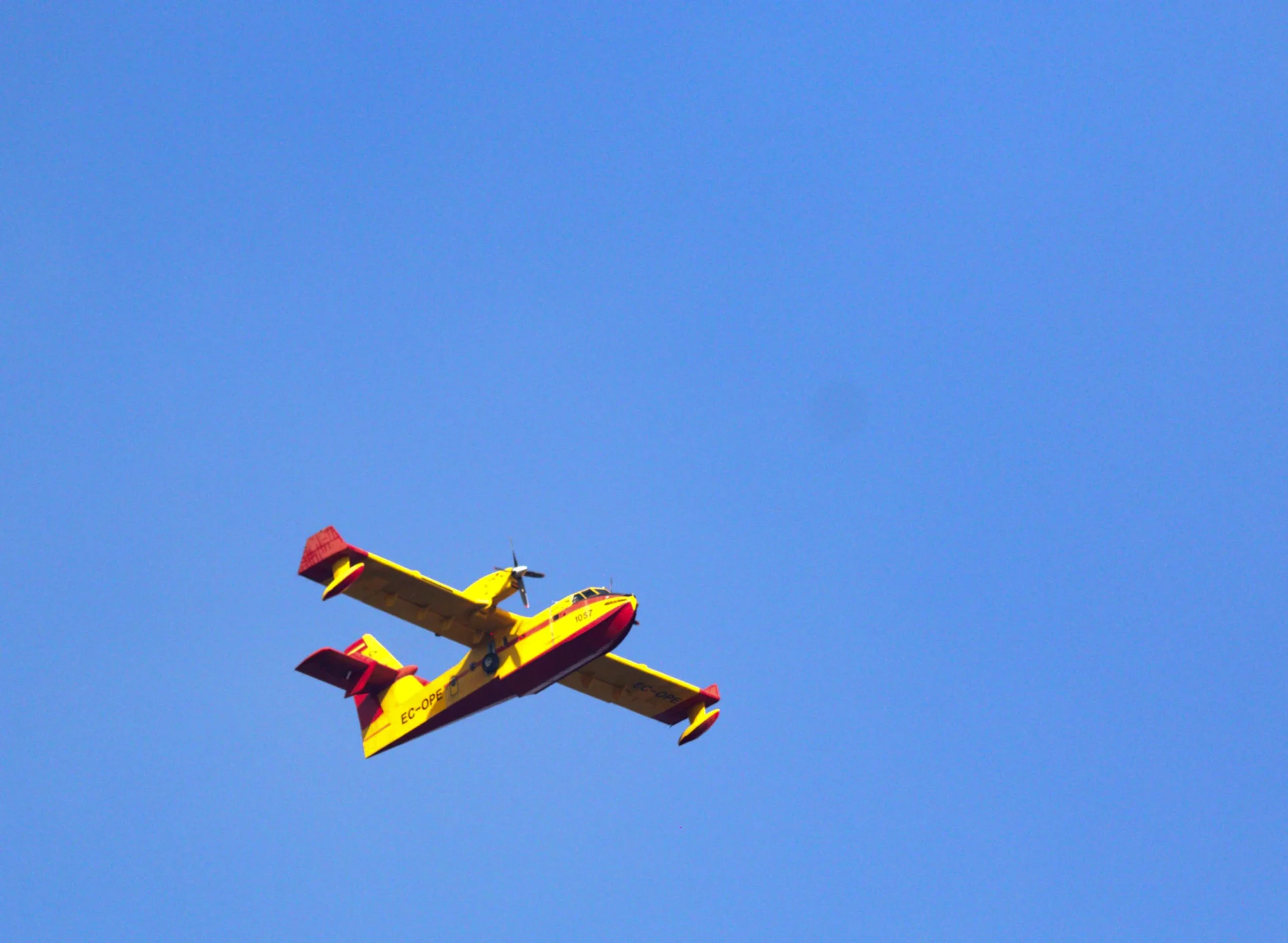 Canadair1