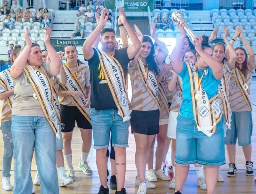 Futsal Feminino José Carloos Lopes Da Af Viseu E Catarina Ribeiro Vice Presidente Da Cm Foto Rdn