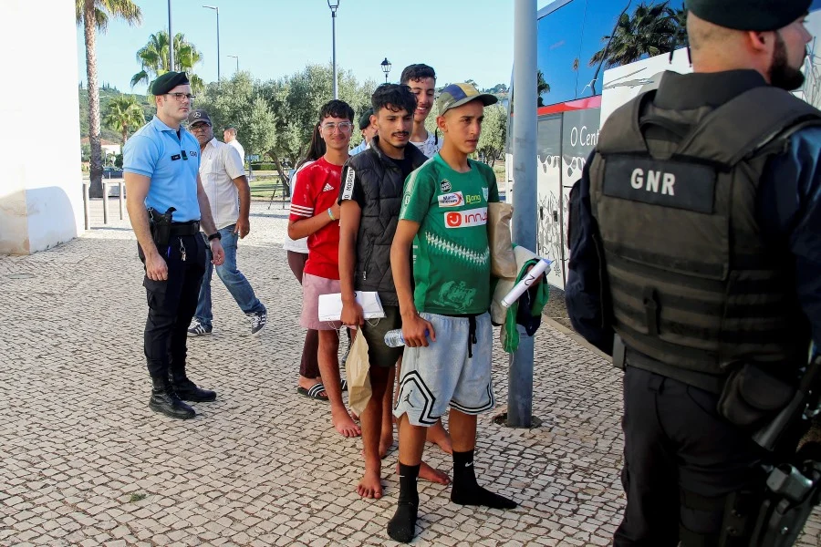Migrantes Chegam Ao Centro Lusa