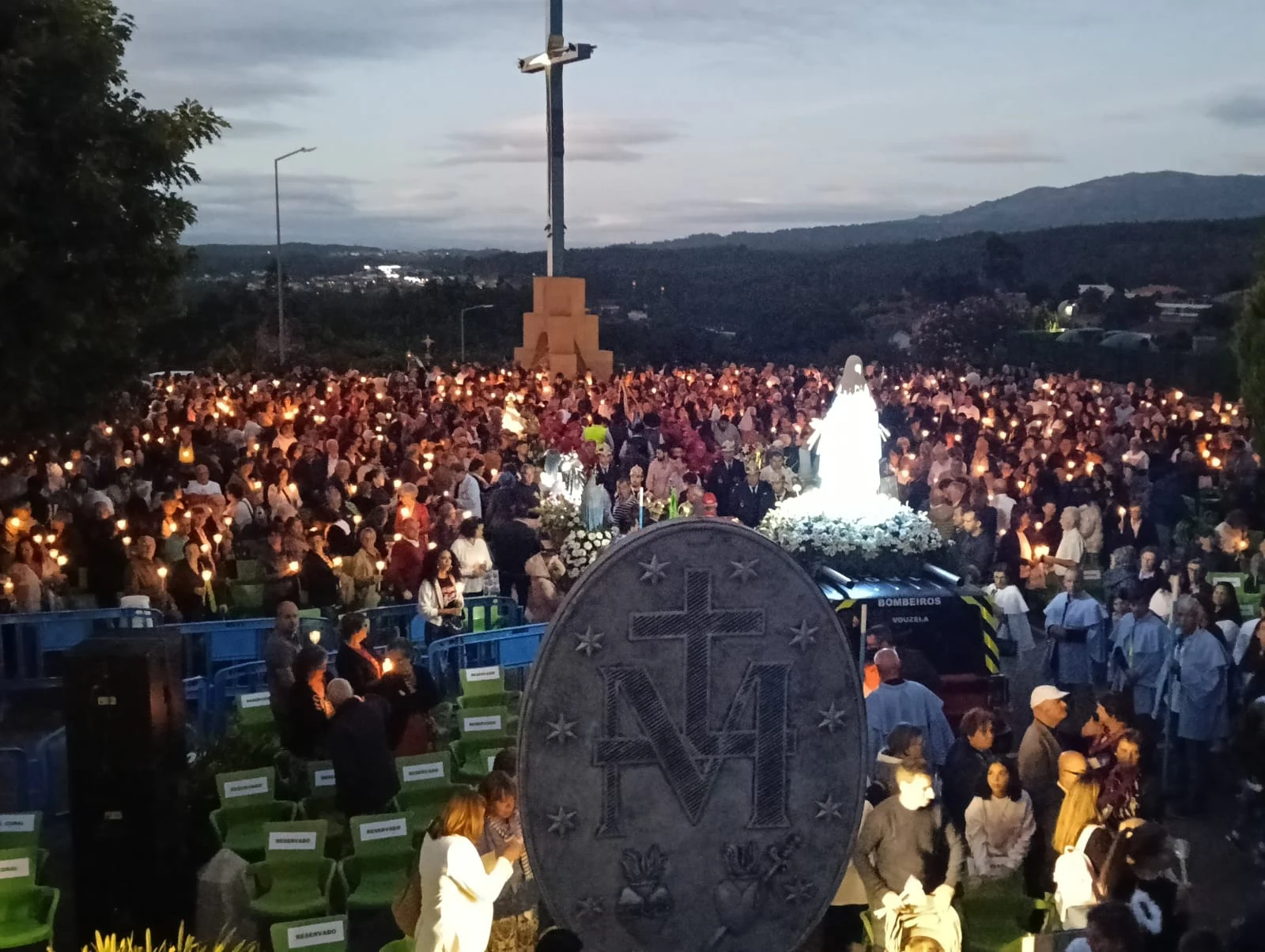 Celebração Em Honra Da Virgem Milagrosa4