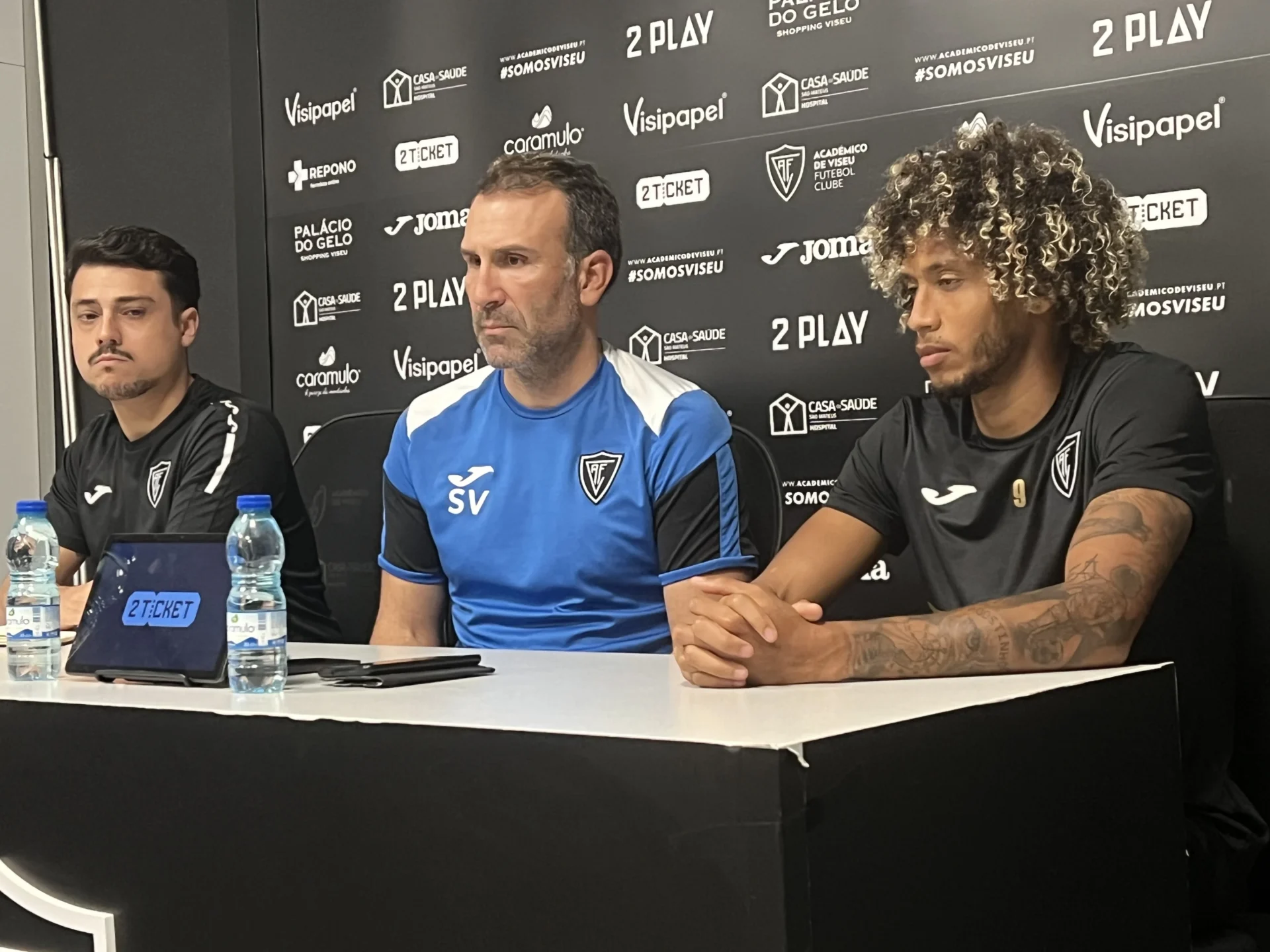 Sérgio Vieira E Robinho Na Conferência De Imprensa
