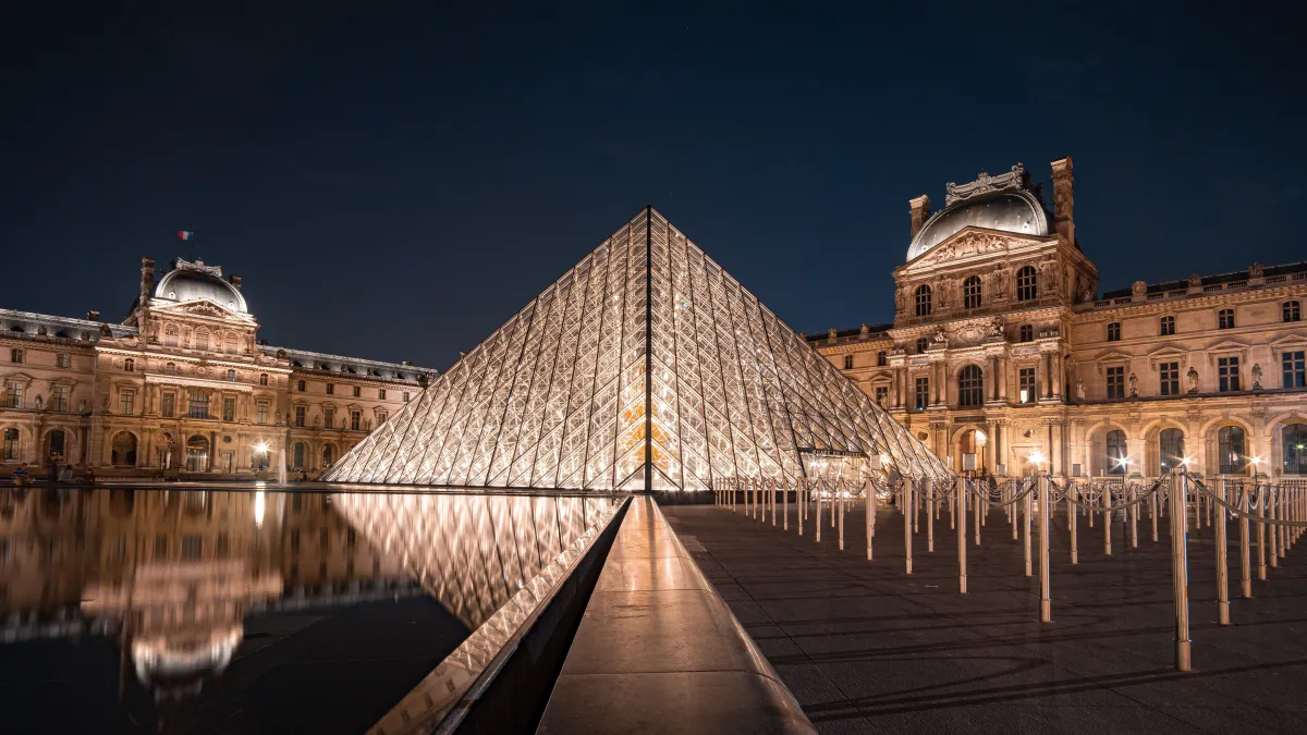 Louvre Unsplash
