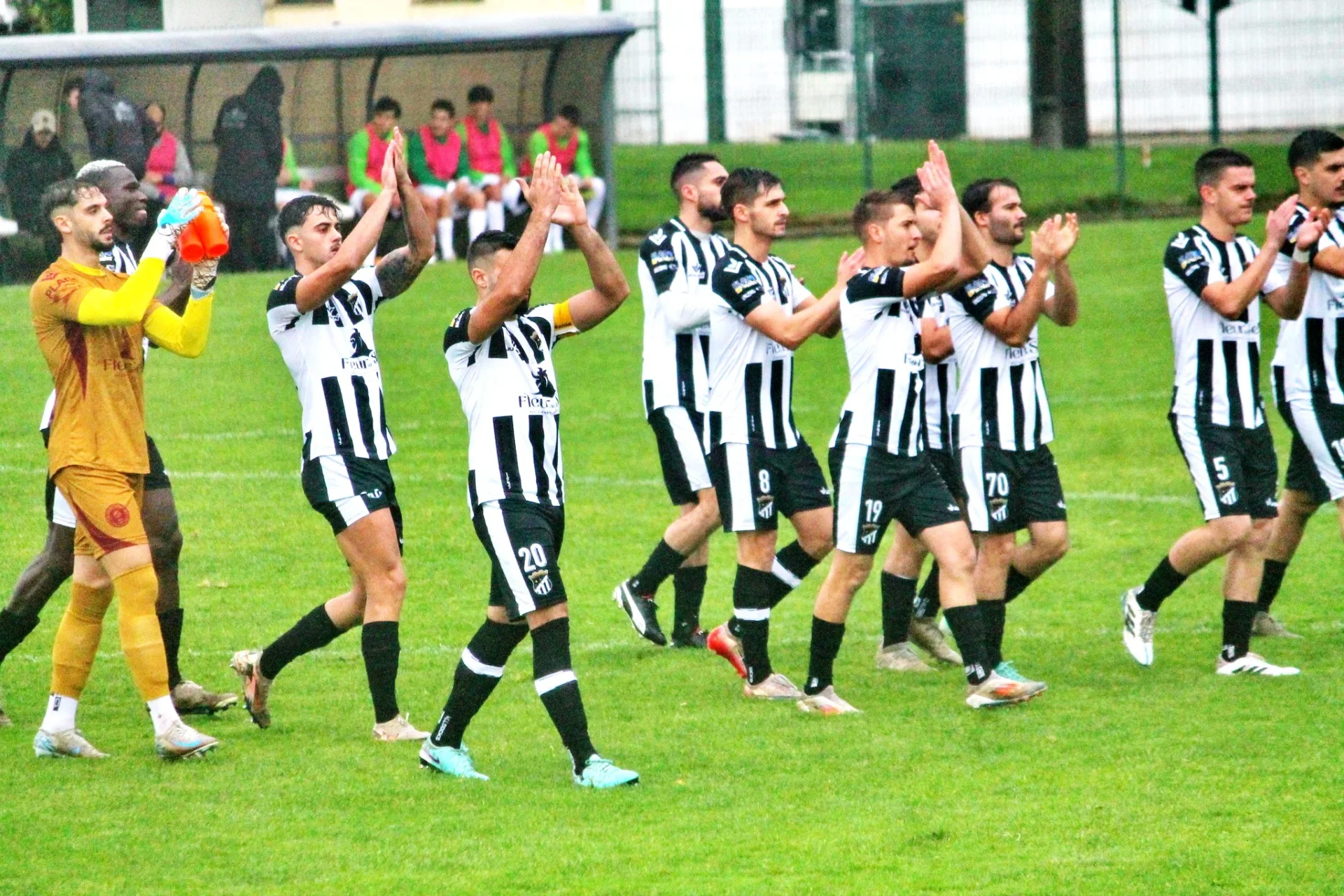 Sc Penalva Do Castelo Assimiu A Liderenaça