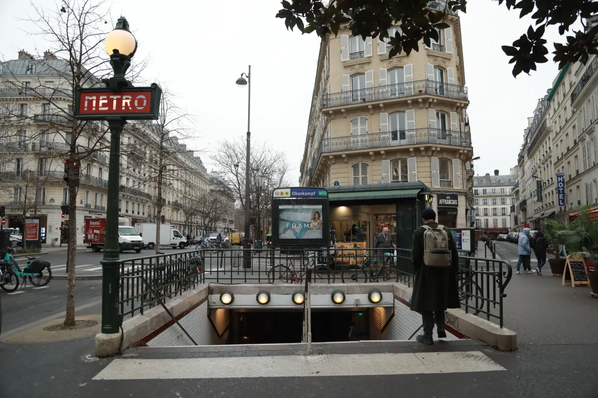 Estacao Metro Paris