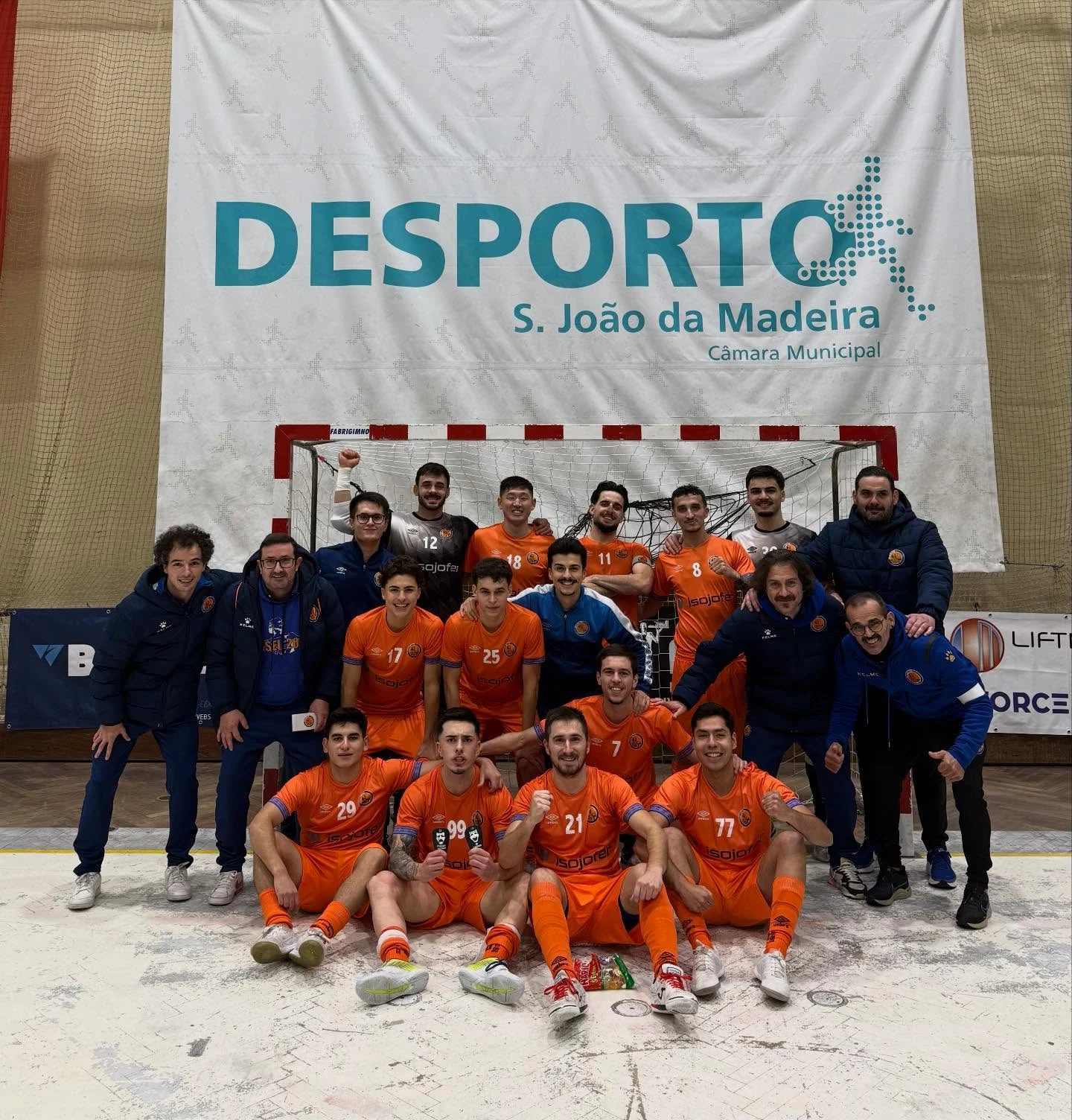 Futsal Os Jogadores Do Viseu 2001 Tornaram Possível O Que Parecia Impossível Foto 2001
