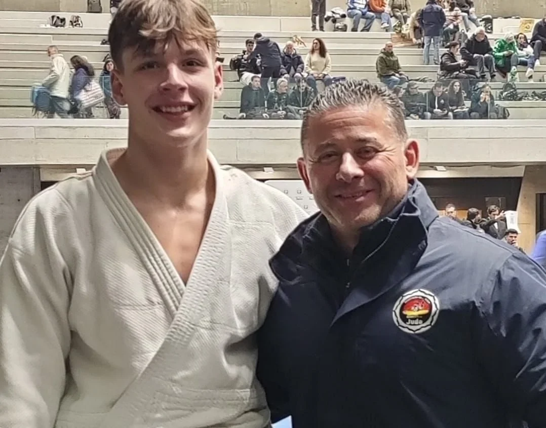 Judo Vladimir Ostrosvichii Sagriu Se Campeão De Cadetes