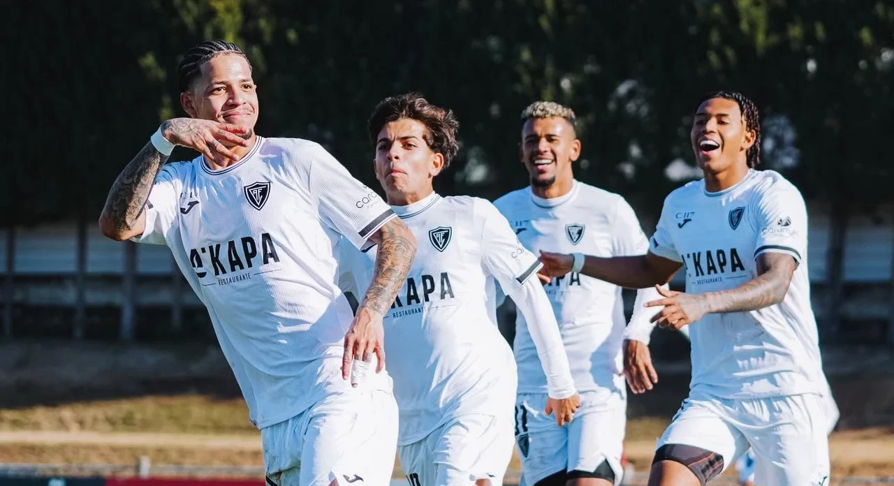 Kaíque Santos Festeja O Golo