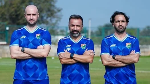 Treinadores Da Região Vão Treinar Clube Indiano Vaz Pinto Ao Centro João Pica à Esquerda E Mangualde à Direita Foto Dt