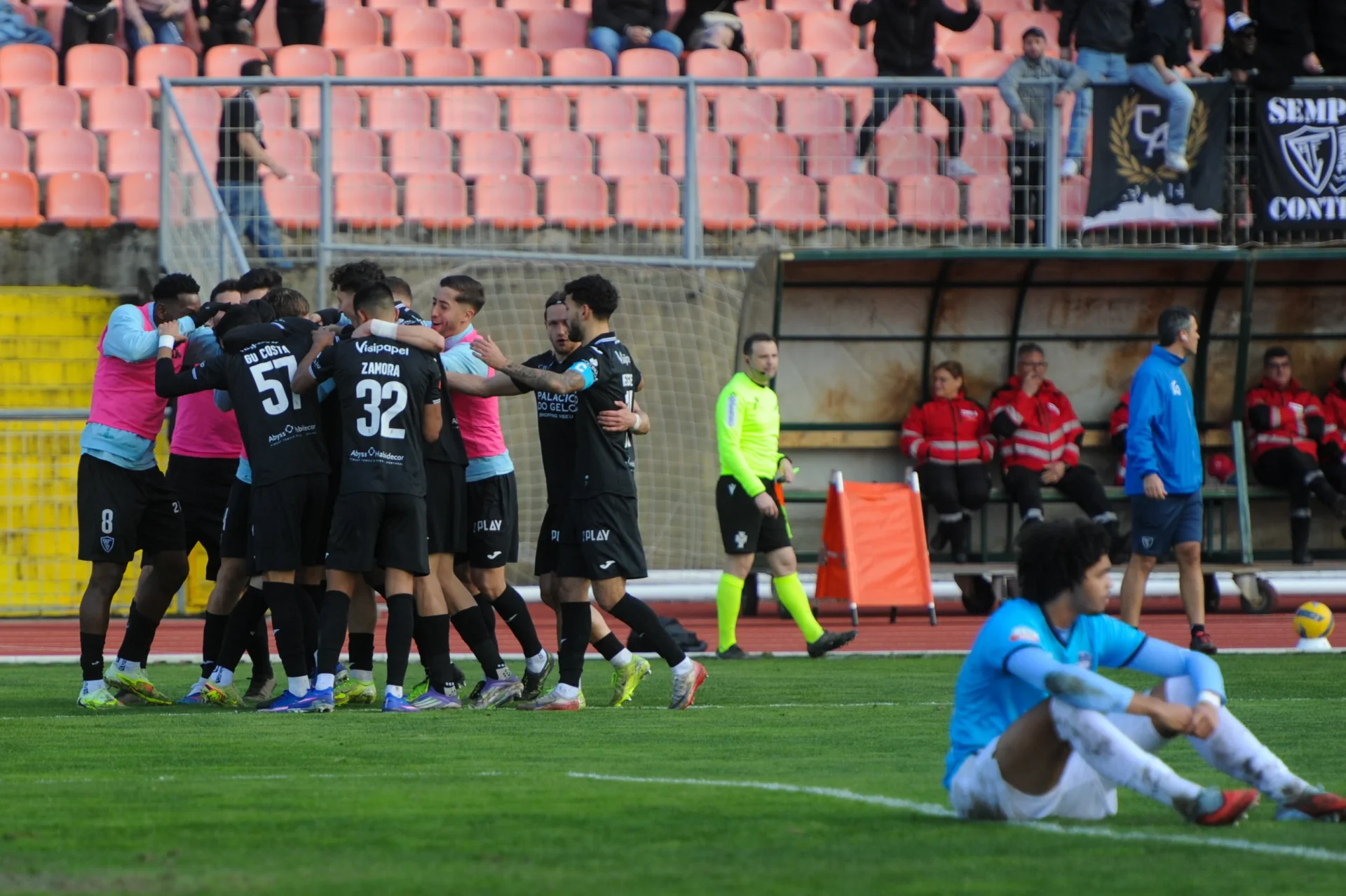Academico De Viseu Oliveirense 14