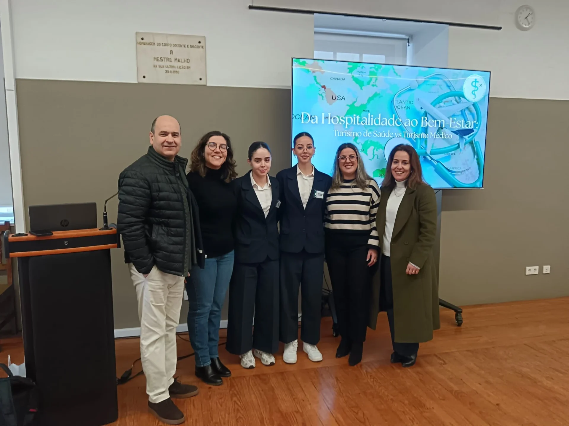 Alunos Da Escola Emídio Navarro