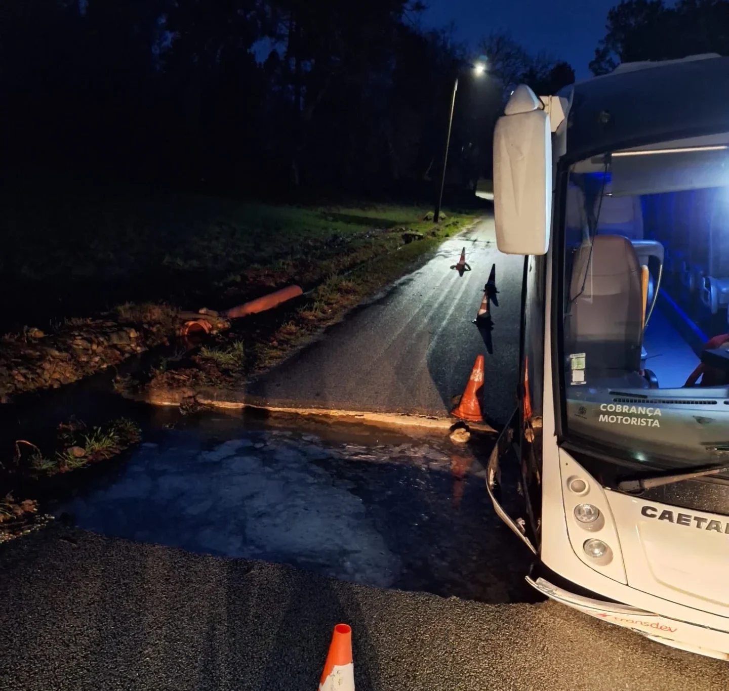 Autocarro Côta