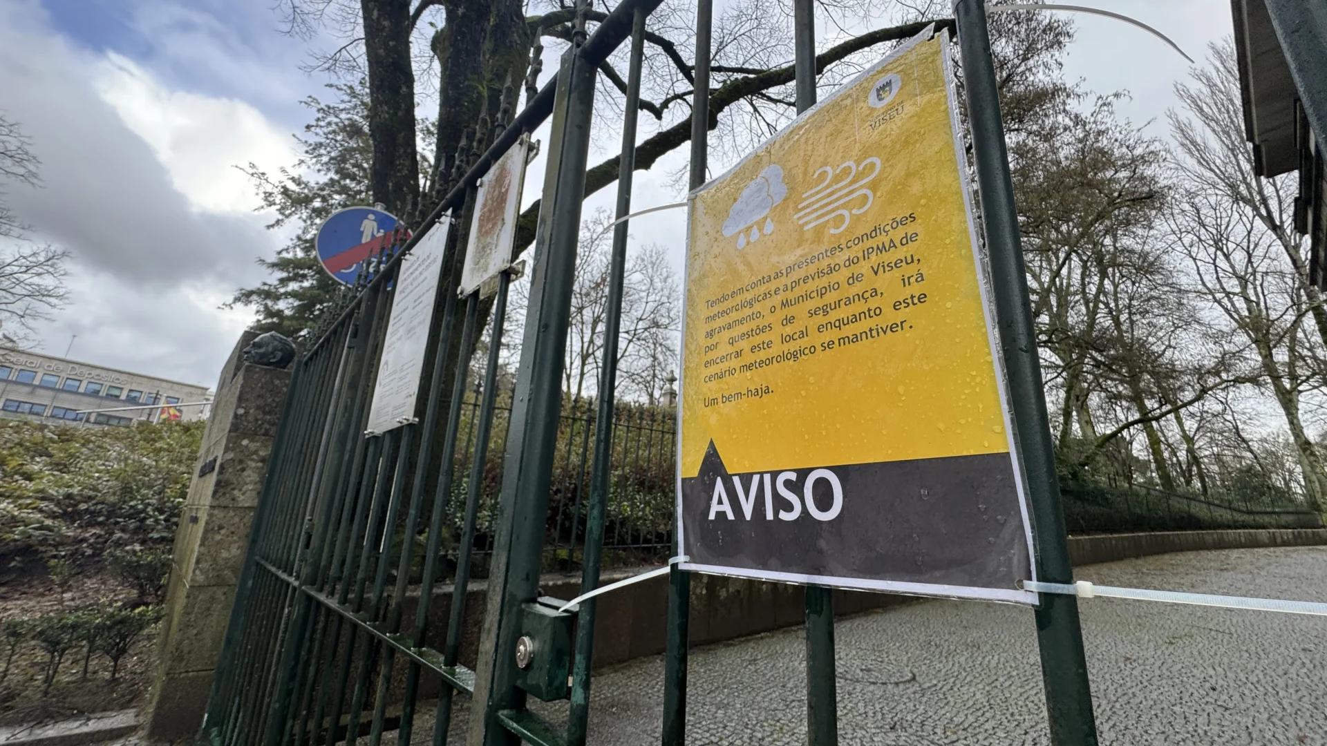 Parques Municipais Aviso