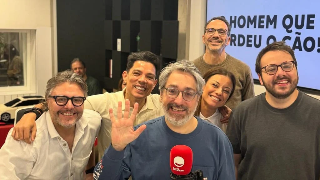 Markl Regressa à Comercial