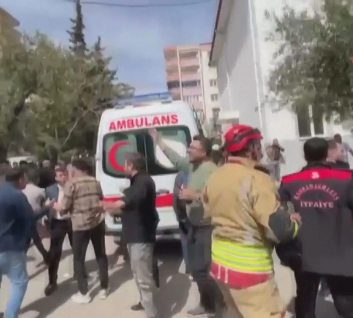 Ataque A Tiros Em Escola Turquia