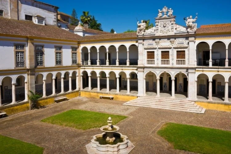 Univ Evora