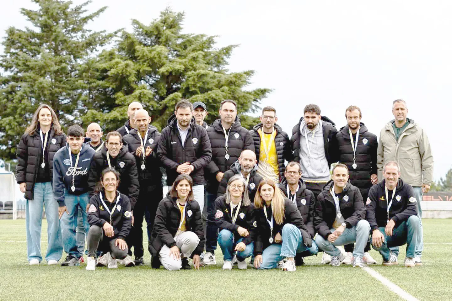 Atletas Referenciados No Intervalo Do Jogo Cr Ferreira De Aves Lamelas Foto Crfa