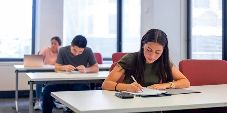 Exames Ministério Educação Fenprof