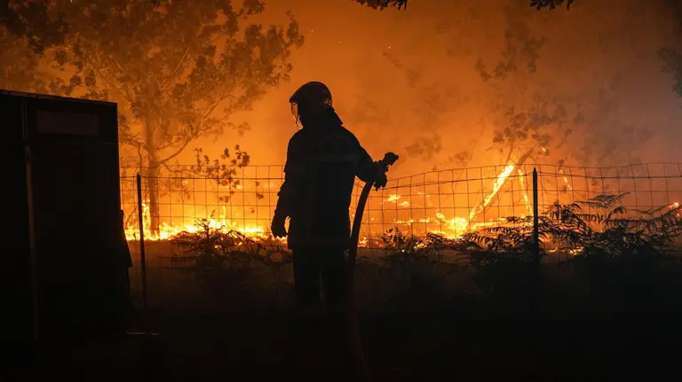 Incendio In Gironda