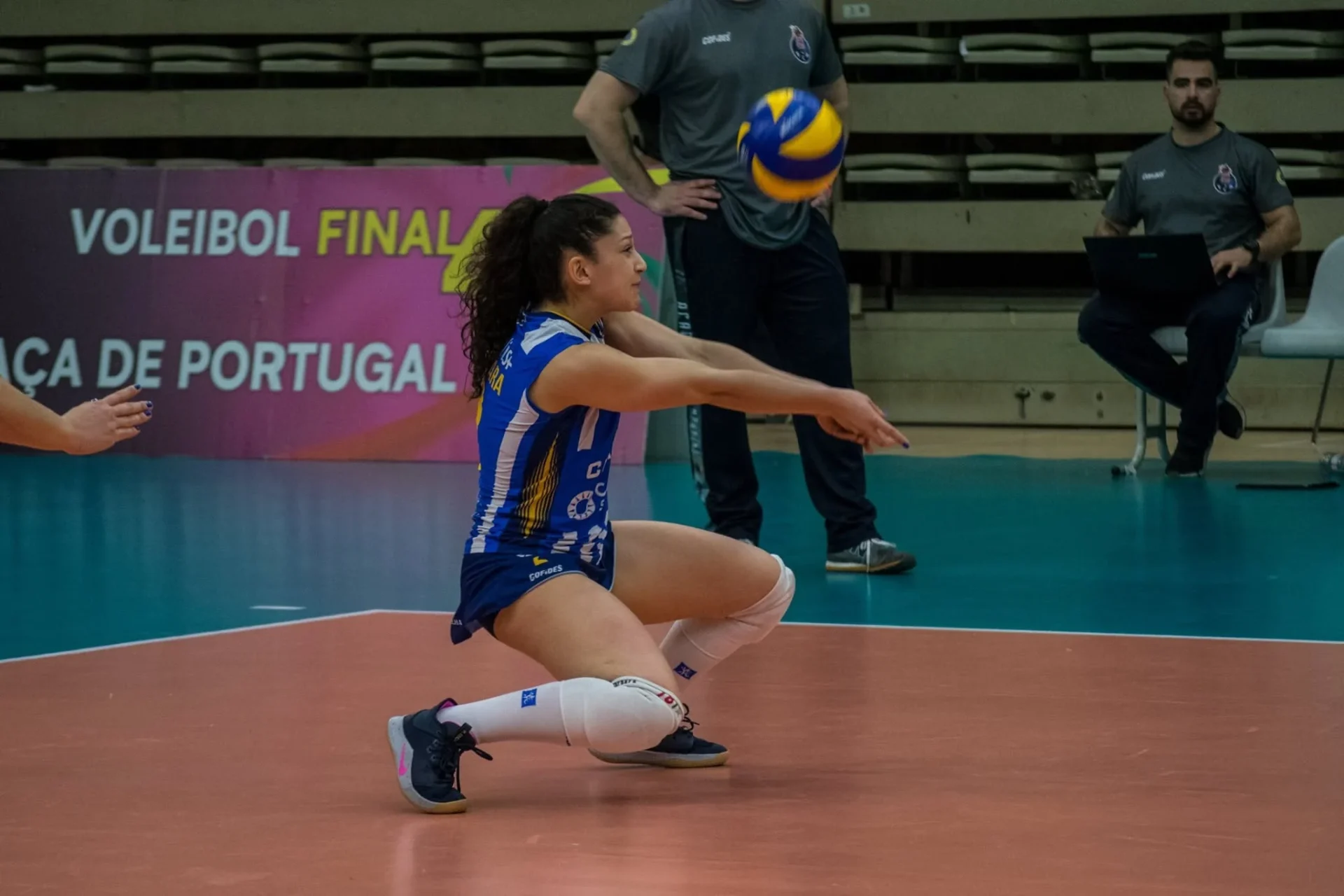 Voleibol Internacional Por 33 Vezes Bárbara Gomes Foi Uma Das Atletas Que Começou No Cardes Foto Dr