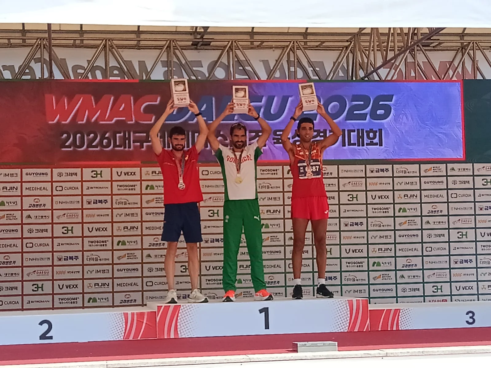 Atletismo Mundiais De Masters Nuno Lopes Ao Centro Sagrou Se Campeão Mundial Em M35 Foto Dr