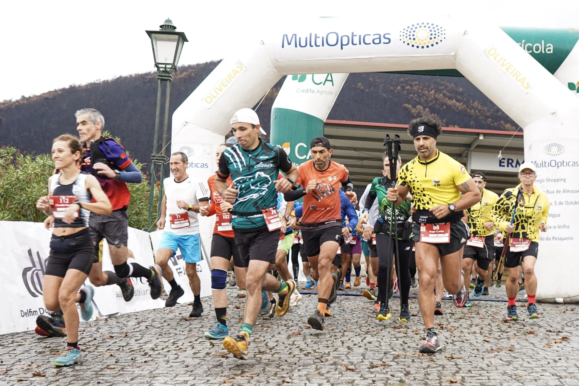 Atletismo Tgrail Lalim Vertical Cai Para A Estrada A 26 De Setembro Foto Cml