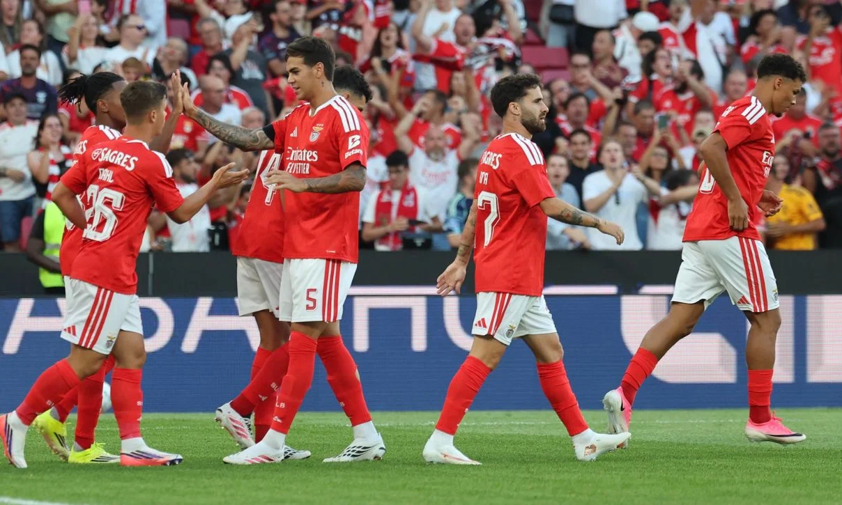 Benfica Hearts Golo