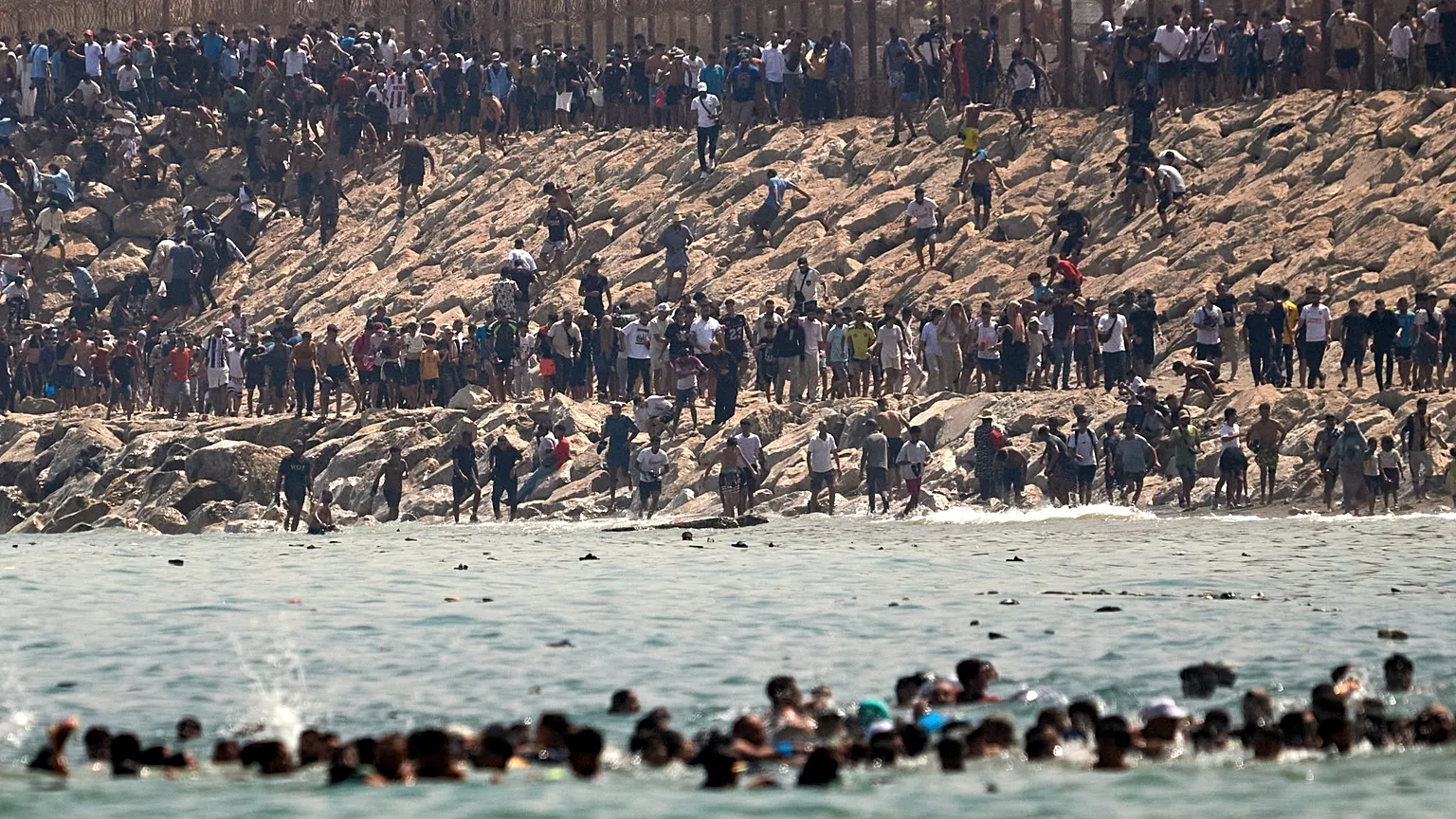 Migrantes Ceuta Marrocos Espanha