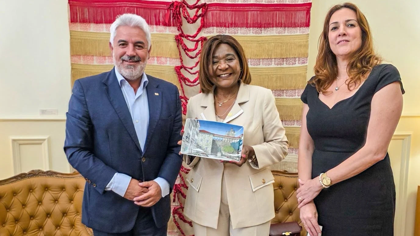 Viseu Embaixadora Angola