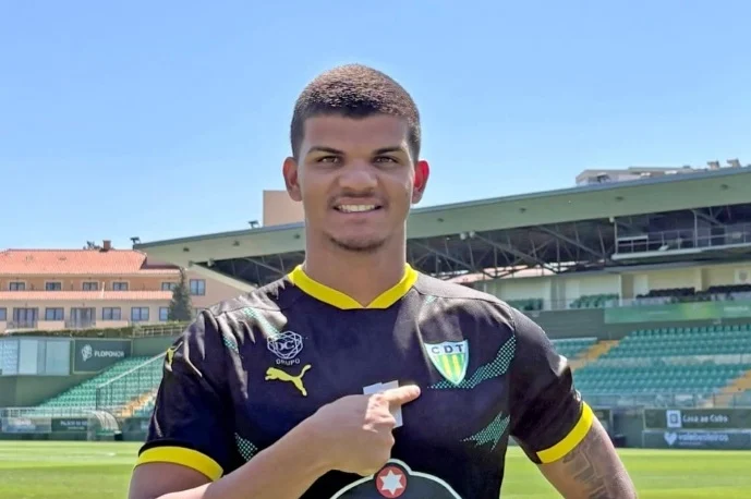 Jogador Do Cd Tondela Mateus Sarará