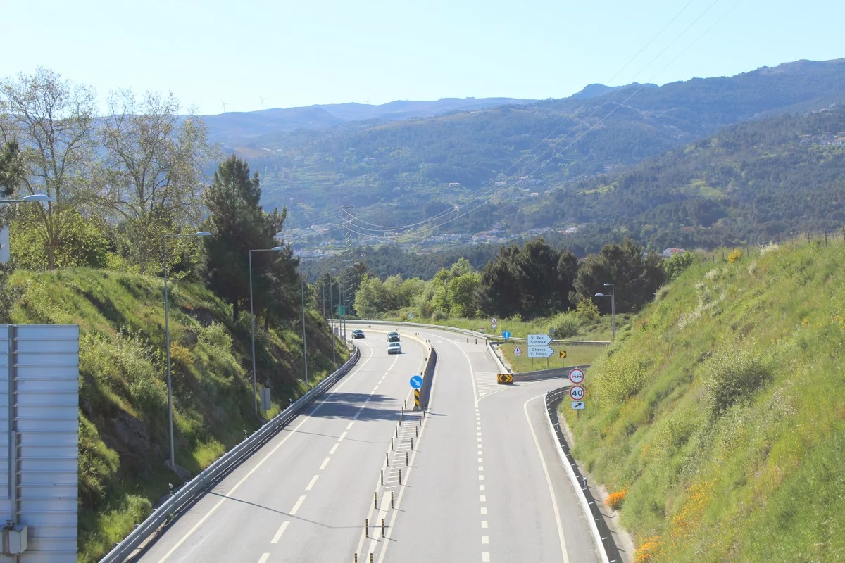 Obras Ip4 Em Vila Real