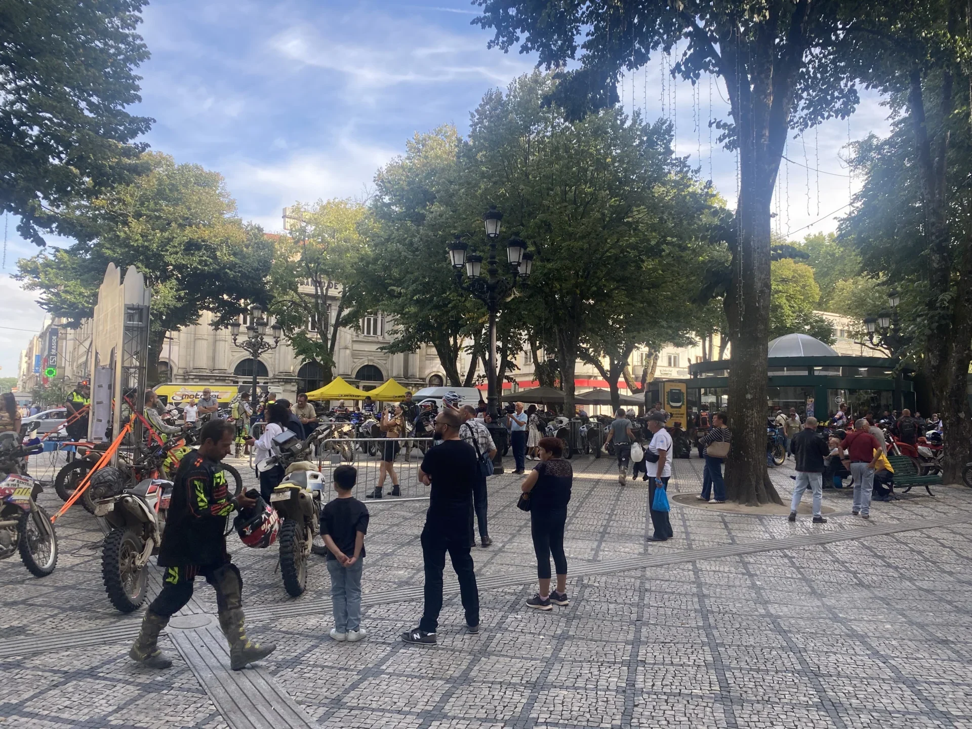 De Lés A Les Em Viseu