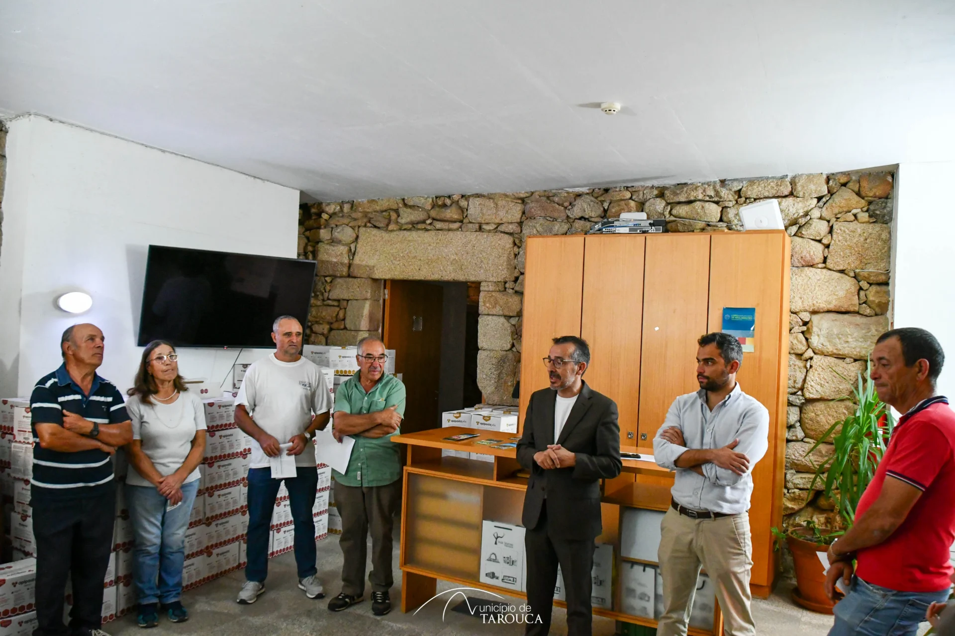 Distribuição De Comida Aos Apicultores
