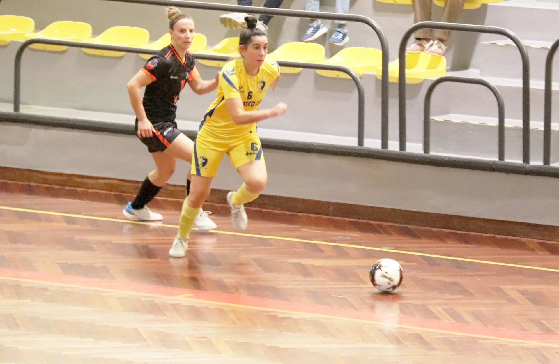 Futsal Feminino Gigantes De Mangualde Eliminado Da Ta&ccedil;a Pelo Casal Cinza